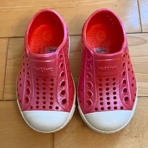 Native shoes- Jefferson Bling, bright pink, size c4
